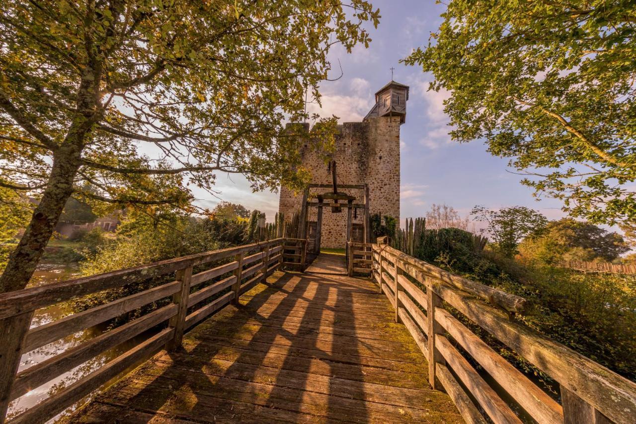 Отель Domaine De La Ferte Clairbois Sainte-Suzanne  Экстерьер фото